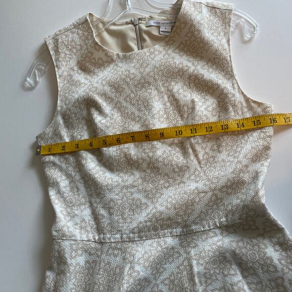 DVF Jeannie Dress Womens Size 6 Cream & Tan Henna Print Cotton Fit & Flare - Picture 11 of 13